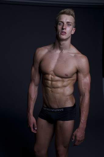Male model photo shoot of Mathieus Vox