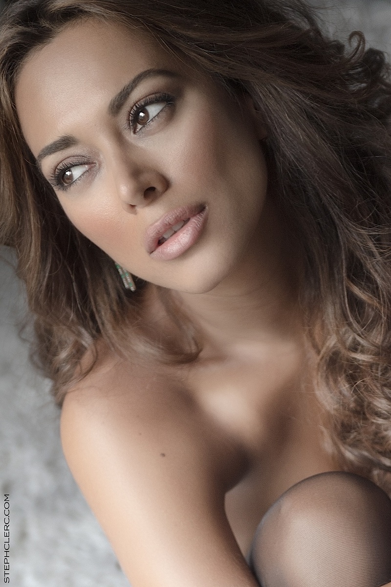 Female model photo shoot of Fernanda Marin