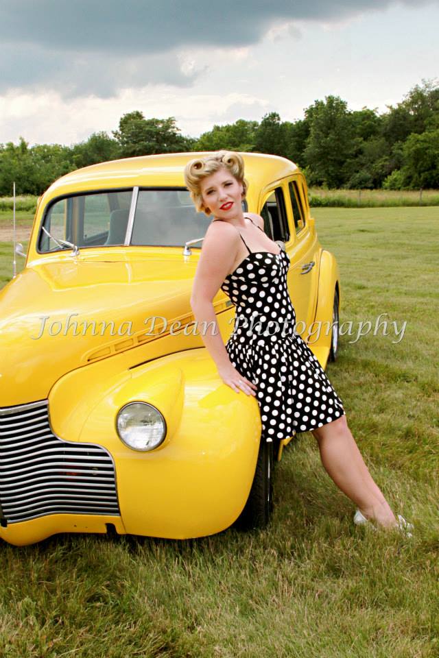 Female model photo shoot of Pinup Roxie Leigh