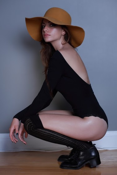Female model photo shoot of Luleti
