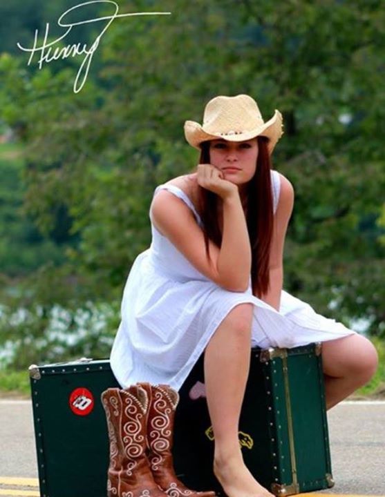 Female model photo shoot of kristin lashay furst