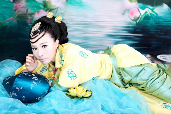 Female model photo shoot of Ying Pan