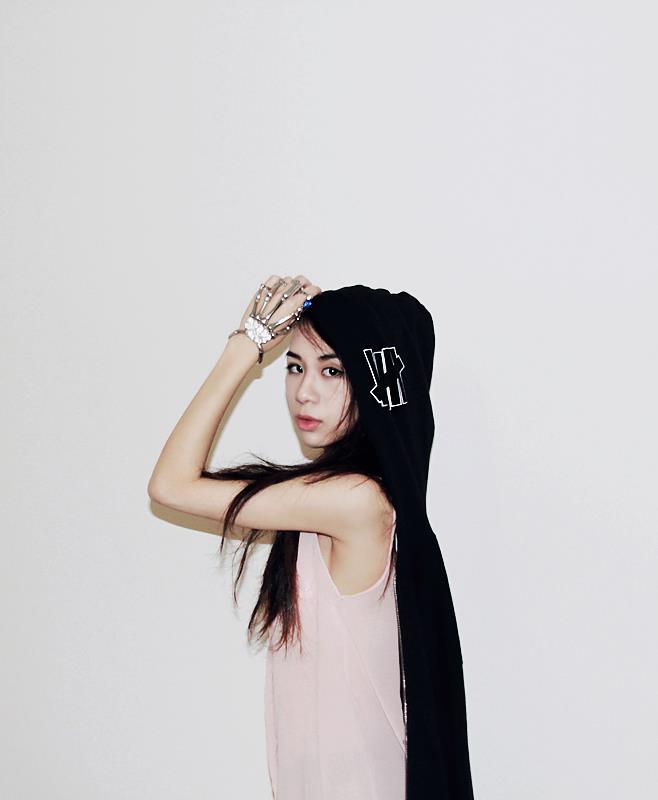 Female model photo shoot of Joann Zhou