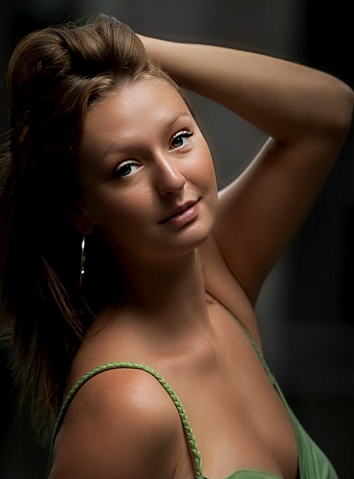 Female model photo shoot of Evie Dargel in Toronto