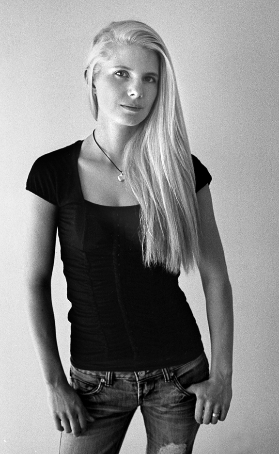Female model photo shoot of Dixonchic411