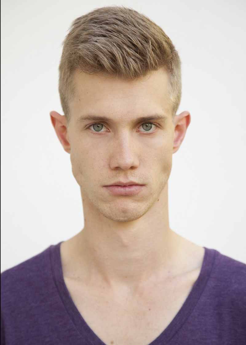 Male model photo shoot of Shawn Domianus