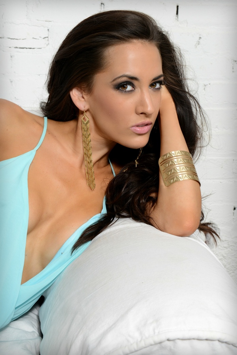 Female model photo shoot of Pro MUA Laurie Ramirez