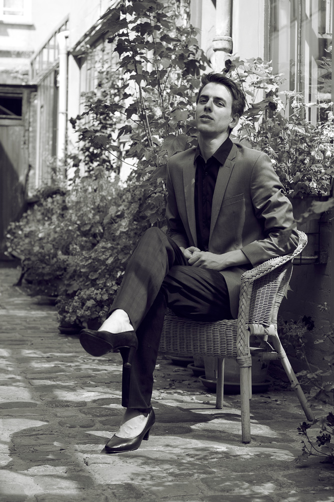 Male model photo shoot of Fedya Ili in Paris