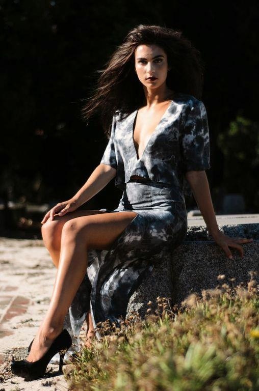 Female model photo shoot of Bianca Carpoussis 