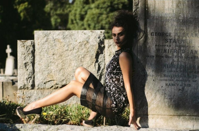 Female model photo shoot of Bianca Carpoussis 
