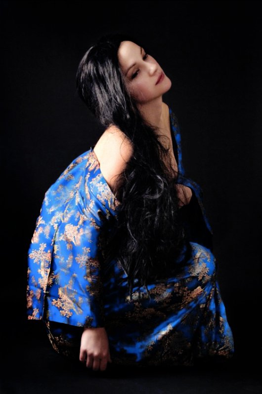 Female model photo shoot of Aleksandra Laguna