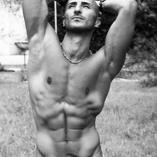 Male model photo shoot of Isam Rosselli