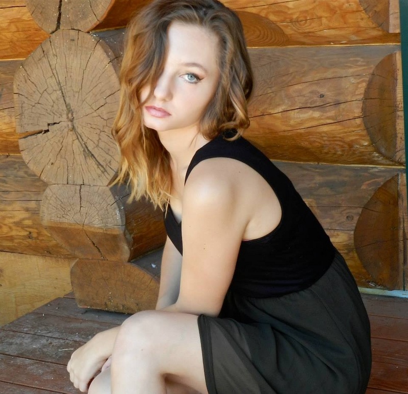 Female model photo shoot of Audrey Ellla