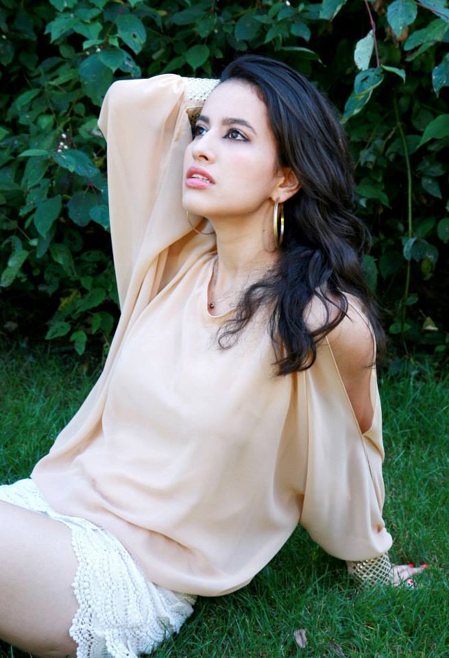 Female model photo shoot of Yazmin Mendoza