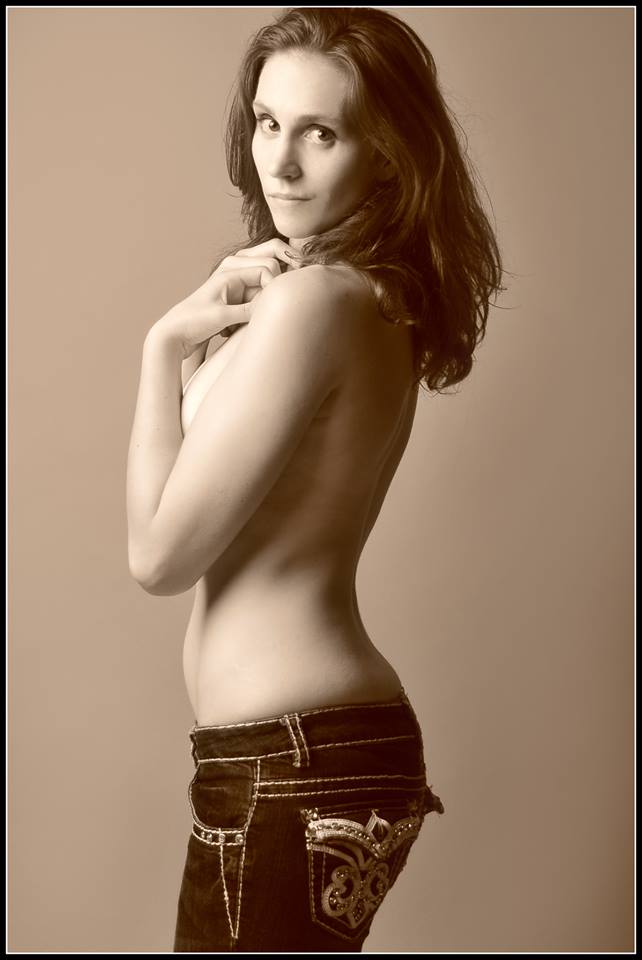 Female model photo shoot of Alyssa Lee Smith