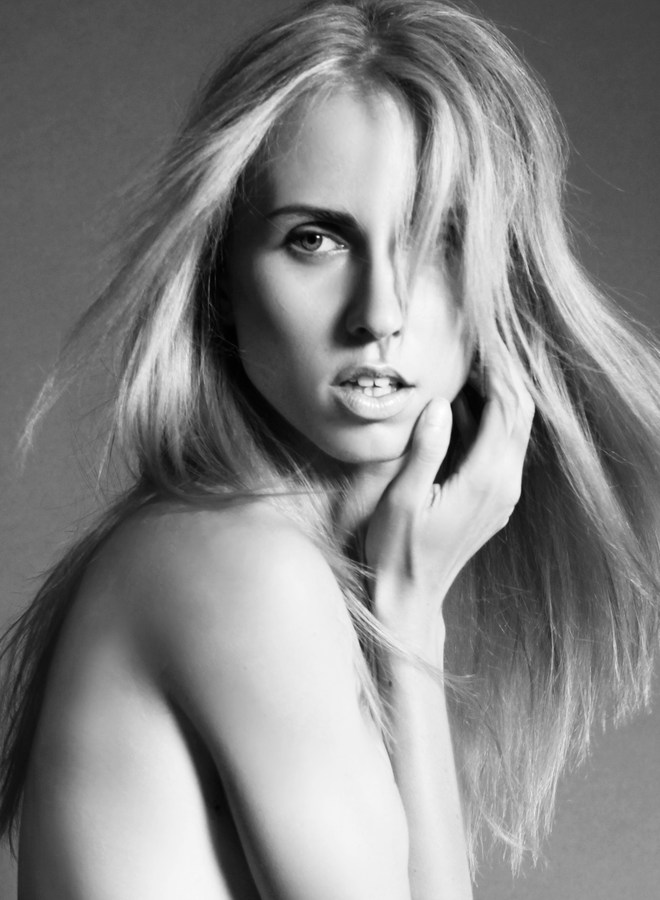 Female model photo shoot of Karina De Jesus