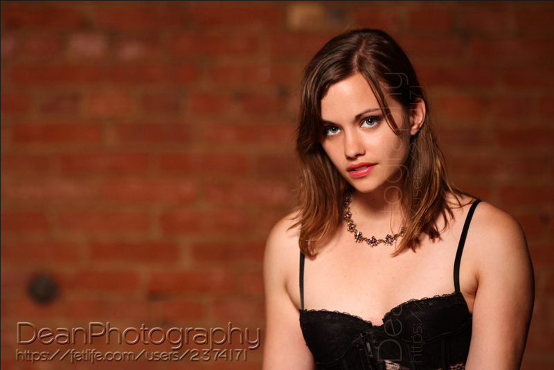 Female model photo shoot of Elizabeth Winter