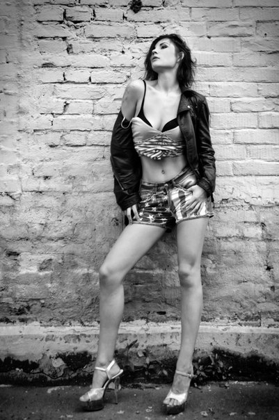 Female model photo shoot of Alice Kristen Ocean