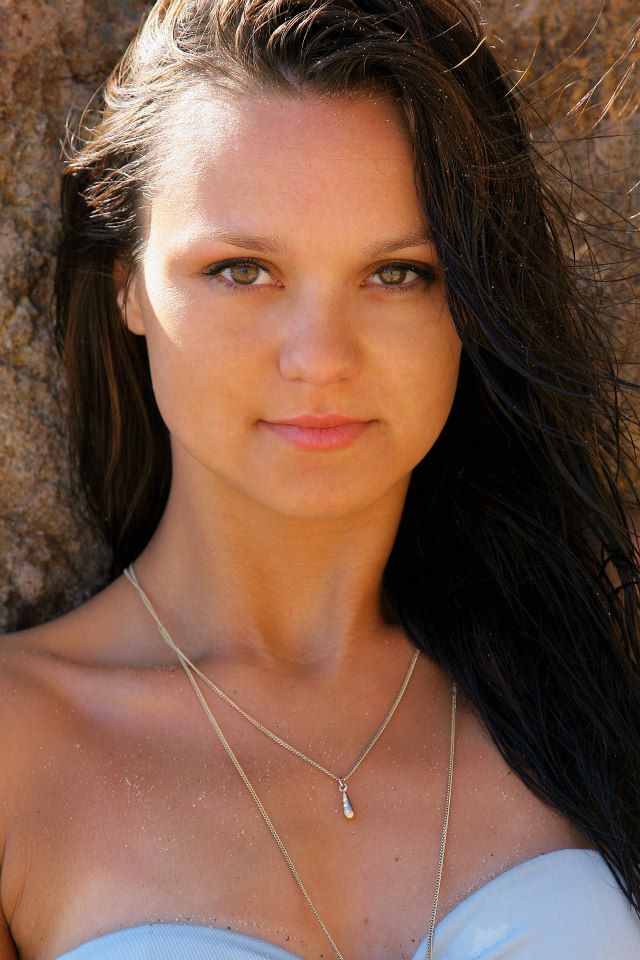 Female model photo shoot of Aleksandra Laguna