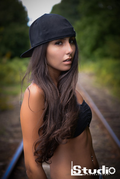 Female model photo shoot of smarino189