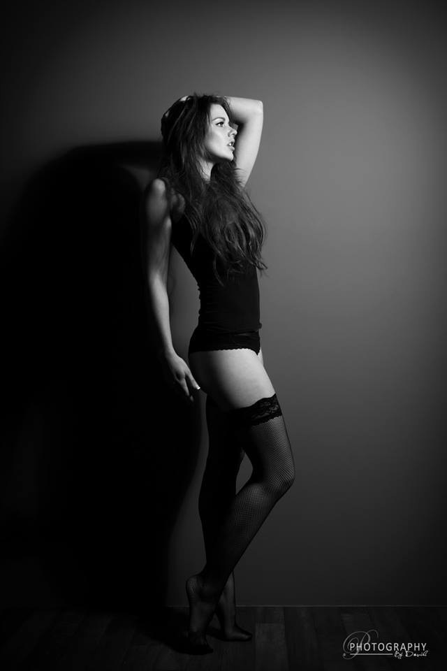 Female model photo shoot of Amyjbluev