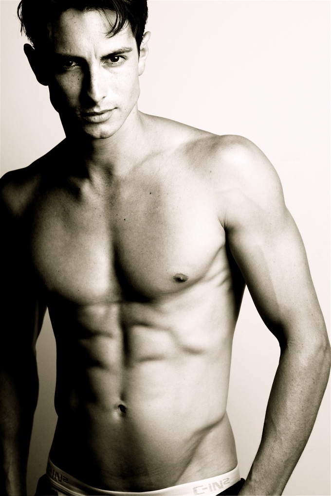 Male model photo shoot of Chris Hurtado by  FOTOGRAFIE SPORT