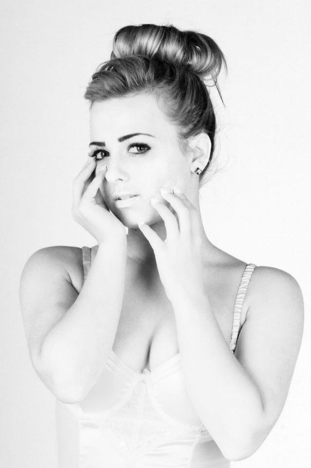Female model photo shoot of charlotte leigh spencer