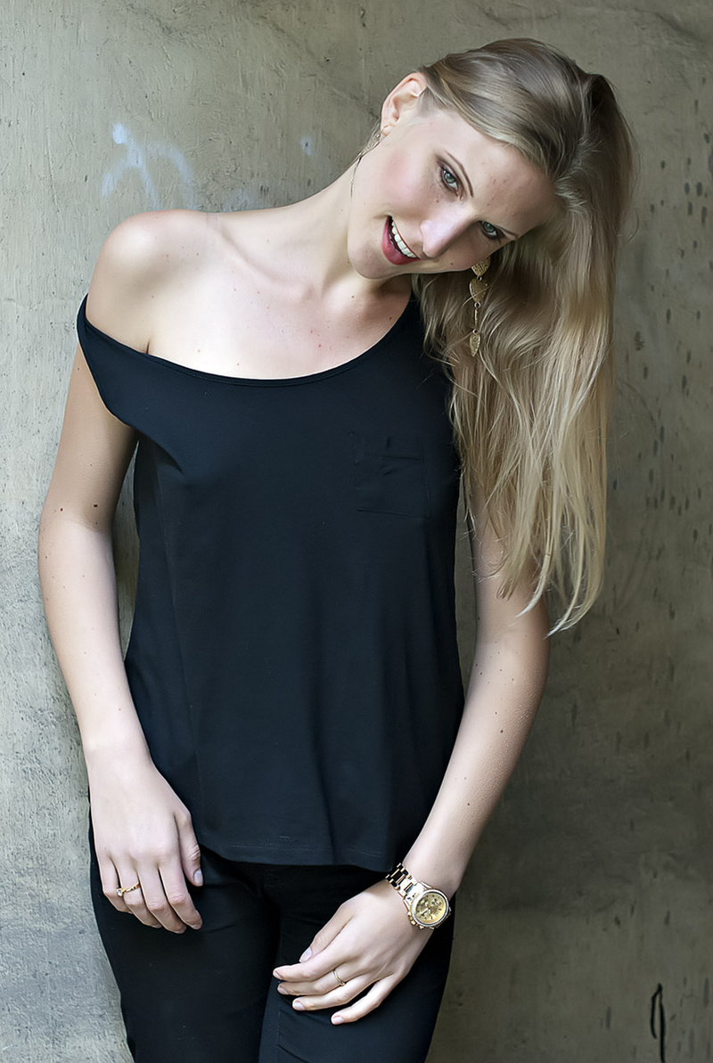 Female model photo shoot of AnnaHavlickova