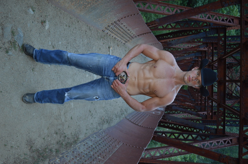 Male model photo shoot of Alex Cleek