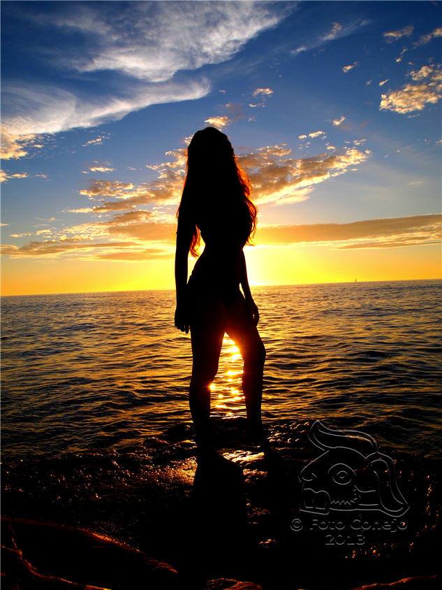Female model photo shoot of Vanessa Raquel by Foto Conejo in Sunset Cliffs