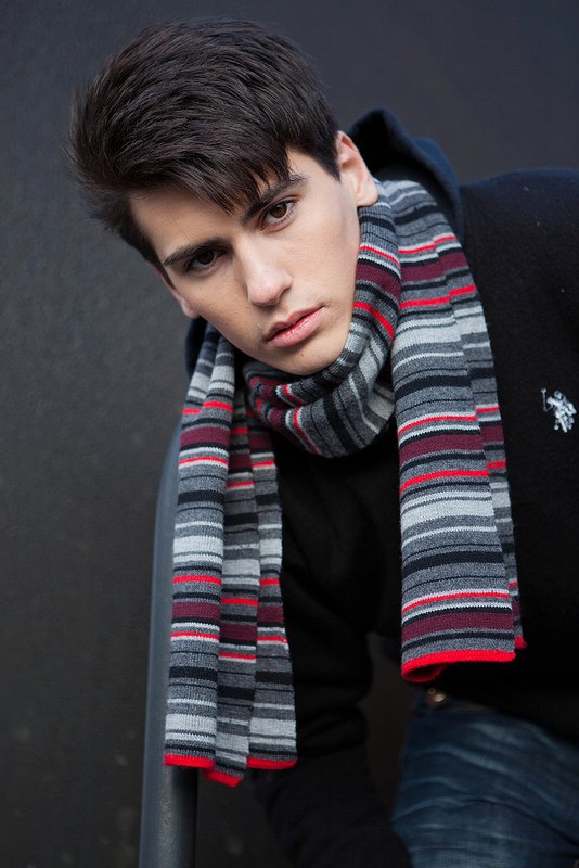 Male model photo shoot of Aris Sureni