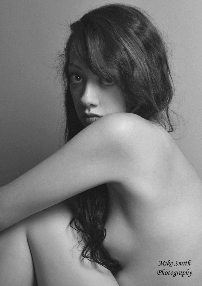 Female model photo shoot of AimeeLachance  by MikePix
