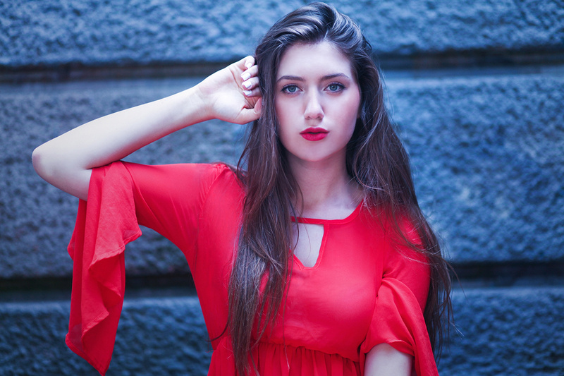Female model photo shoot of Viktoriia Parubets by Hannah Jenny