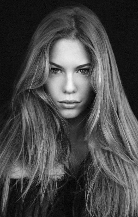 Female model photo shoot of KarolinaMikolajczyk
