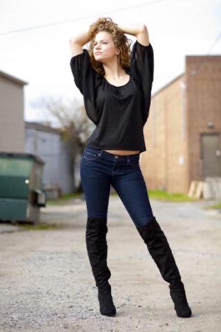 Female model photo shoot of Chelsea Gulick