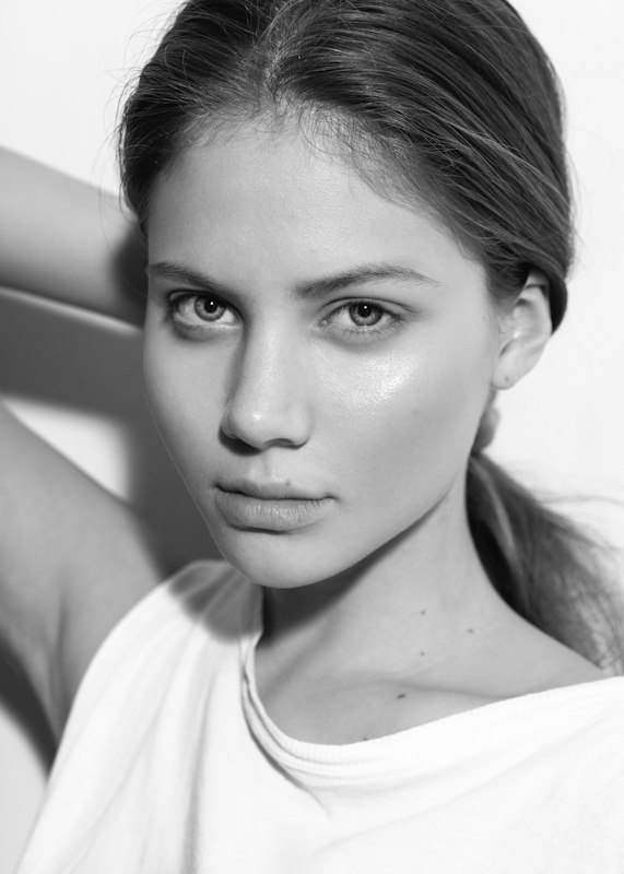Female model photo shoot of Alisa Fatyanova 