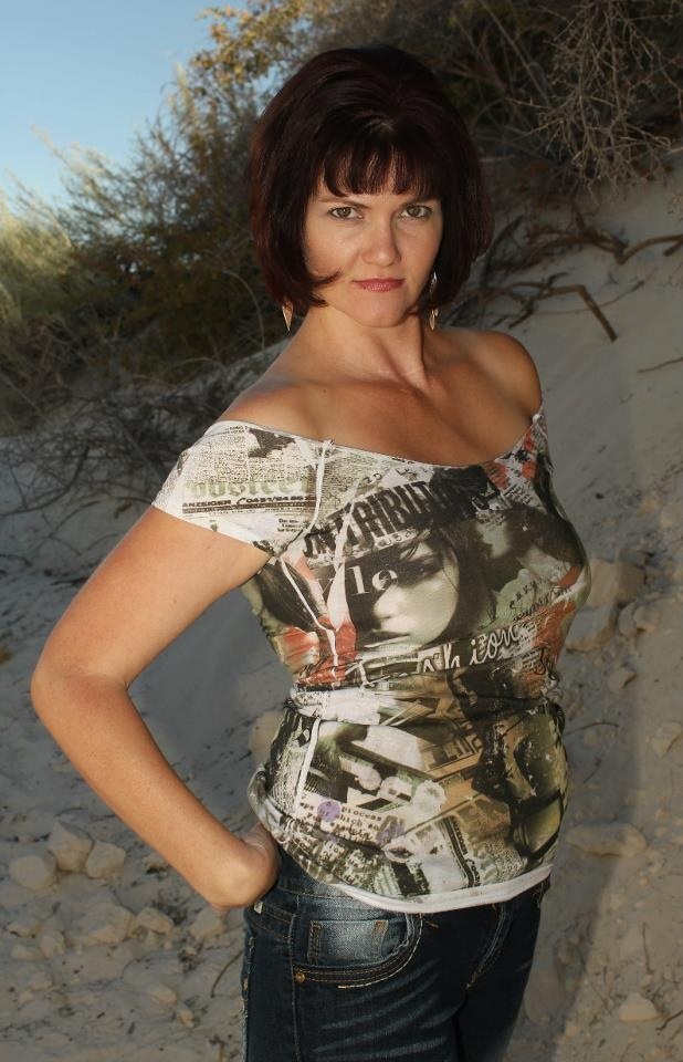 Female model photo shoot of AngelEyes78 in White Sands, New Mexico