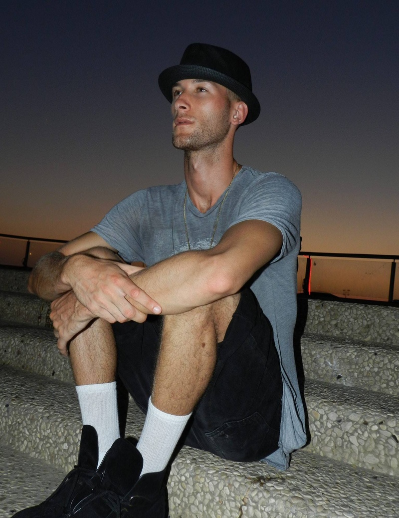 Male model photo shoot of Leighton Wall in Tel Aviv, Israel