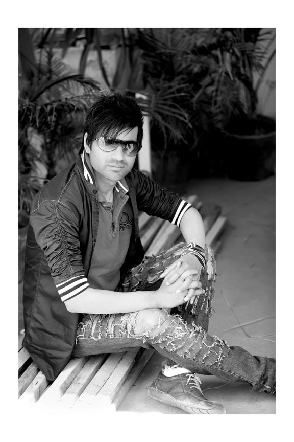 Male model photo shoot of Sunder Saini in new delhi india