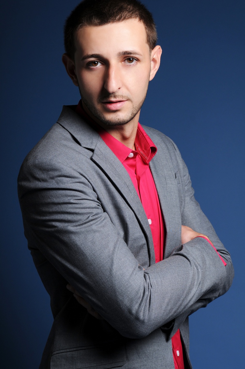 Male model photo shoot of Hamid Emini