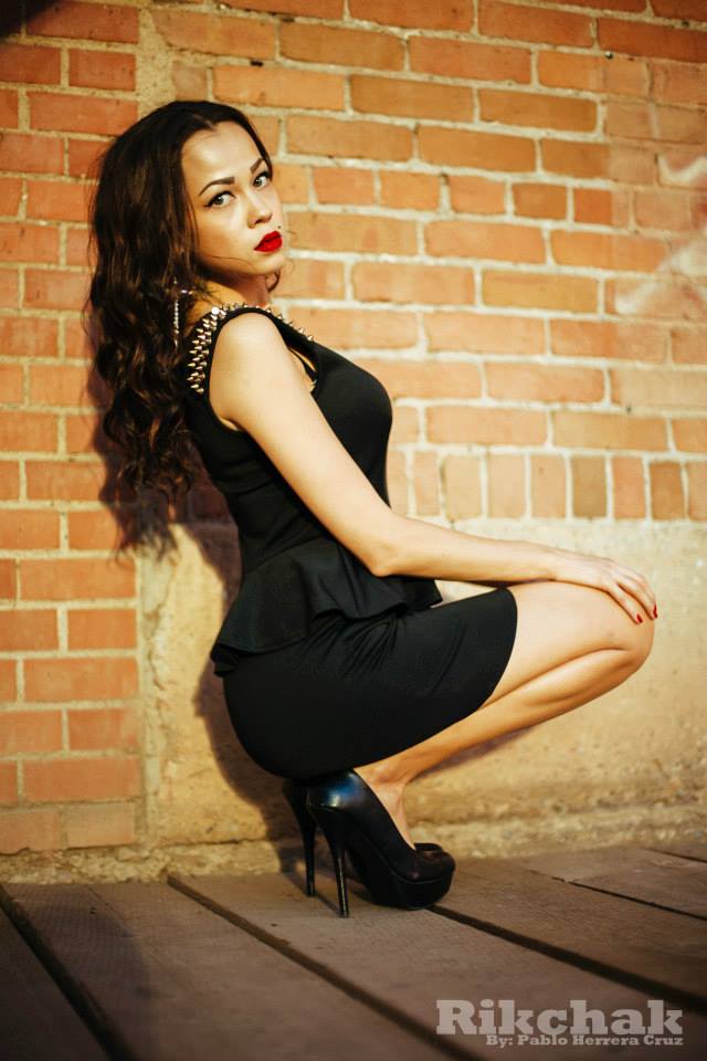 Female model photo shoot of Kara Jade