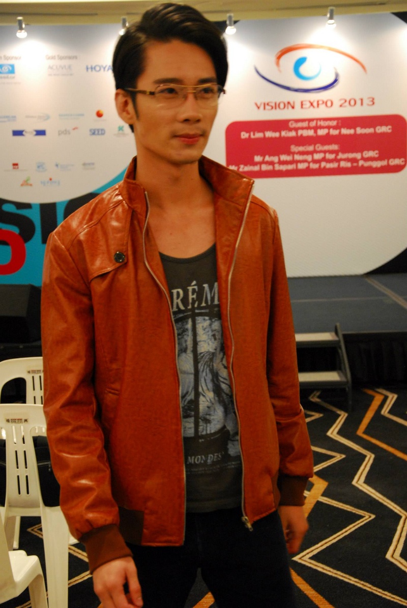 Male model photo shoot of Robin Khoo