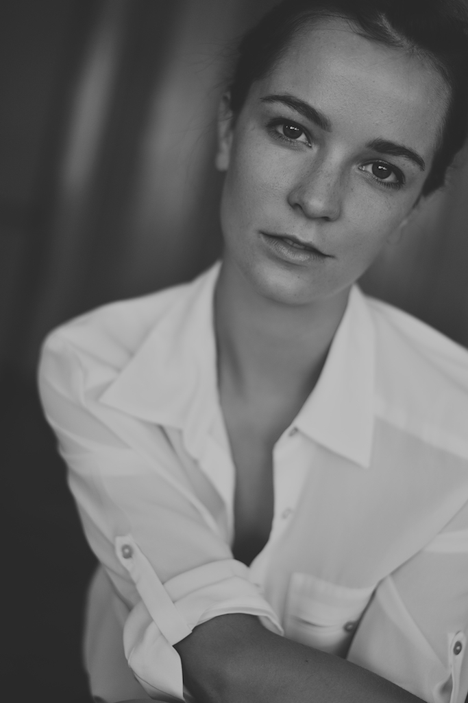 Female model photo shoot of Mia Felida