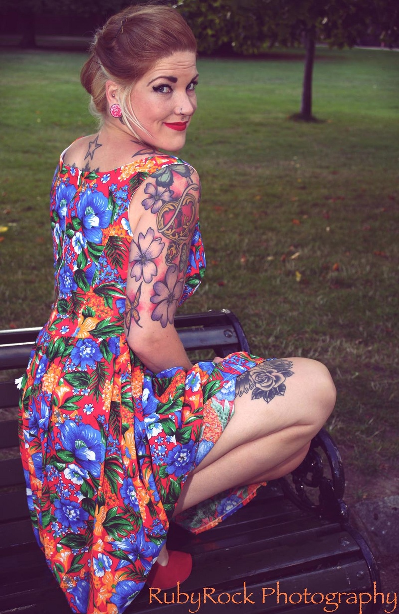 Female model photo shoot of rachieashton in kensington gardens