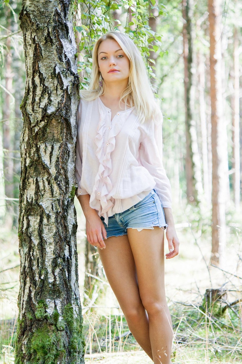 Female model photo shoot of NadineStokland