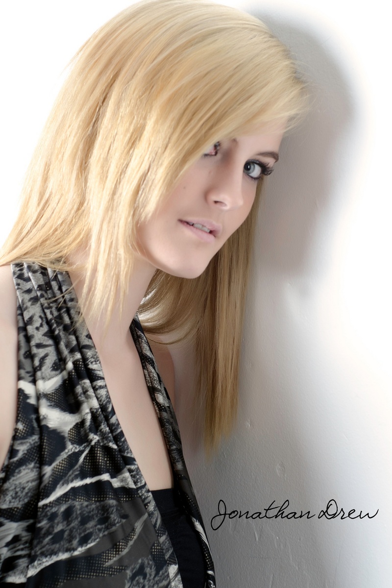 Female model photo shoot of LisaThajer in Peterborough