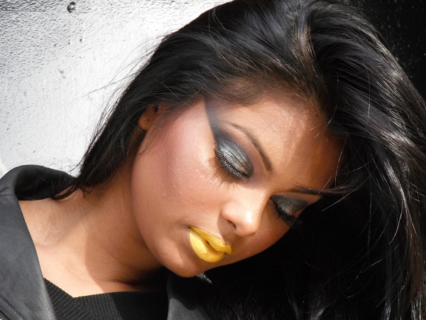 Female model photo shoot of mua_sherease in Dumbo area- Bklyn Bridge