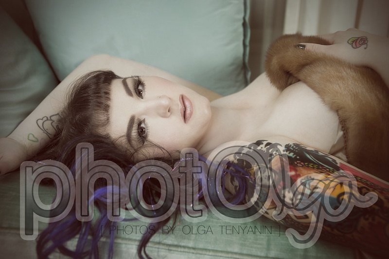 Female model photo shoot of BettyBangs