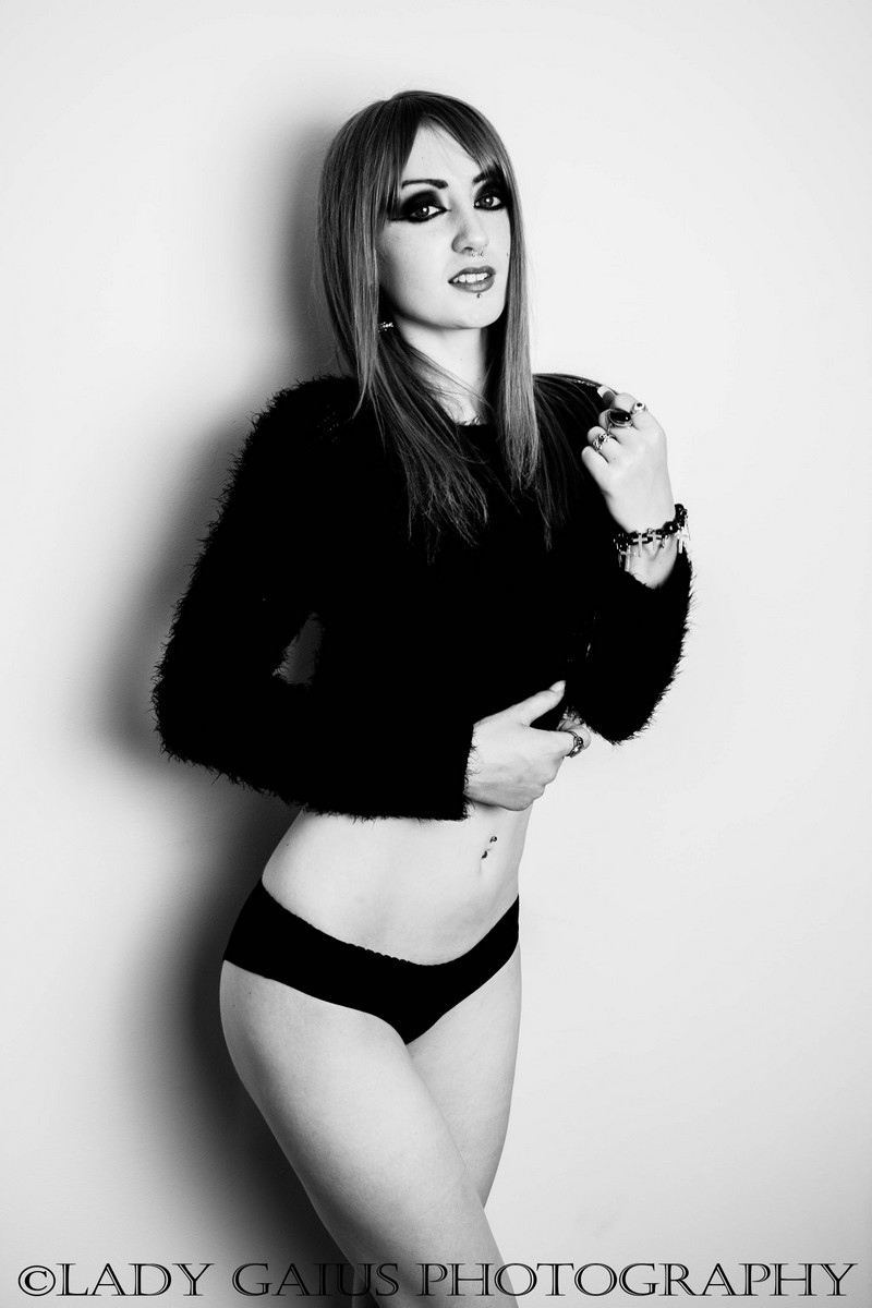 Female model photo shoot of Lauren DeVille