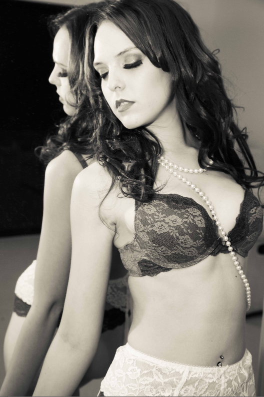 Female model photo shoot of Bianca Batty